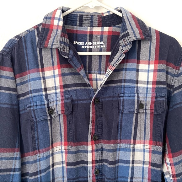 📍 Spikes & Seams Plaid Flannel Women’s Size Medium - Picture 4 of 4